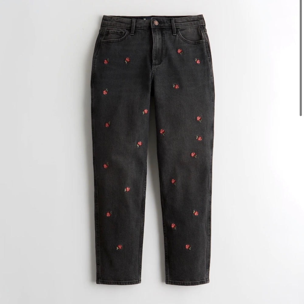 CURVY HIGH-RISE MOM JEANS